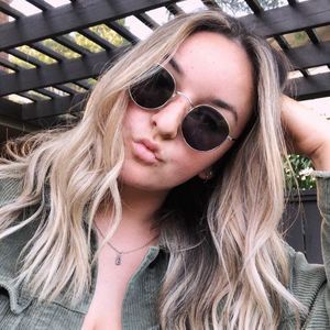 Meet your Posher, Bridget